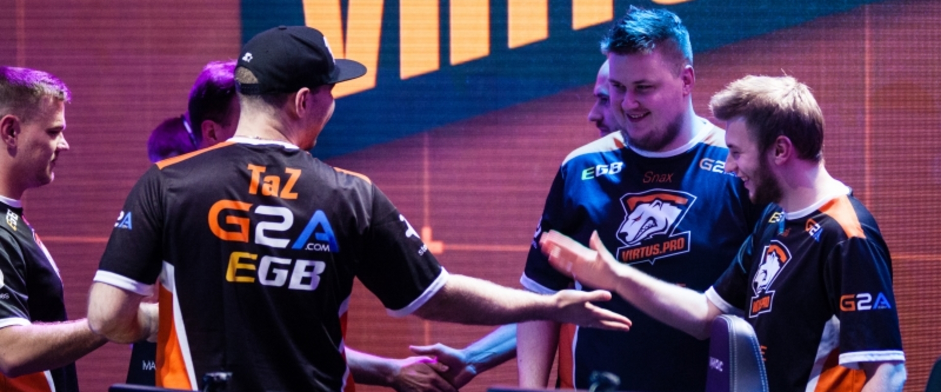 Két sima elődöntő után fnatic-VP finálé az ELEAGUE-ben