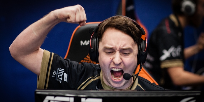 CS:GO - GeT_RiGhT felcsapott CS:GO kommentátornak - VIDEÓ