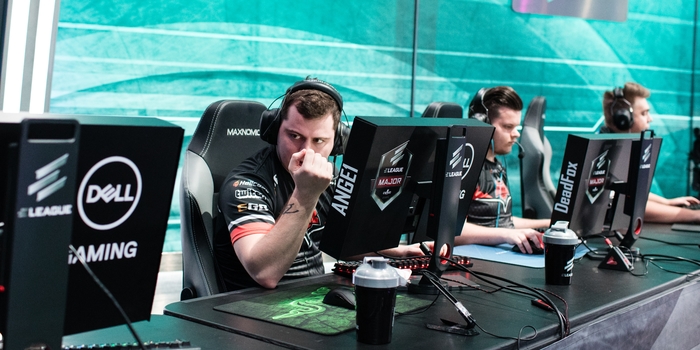 CS:GO - Bajban a HellRaisers: érik a kiesés DeadFox-ék számára