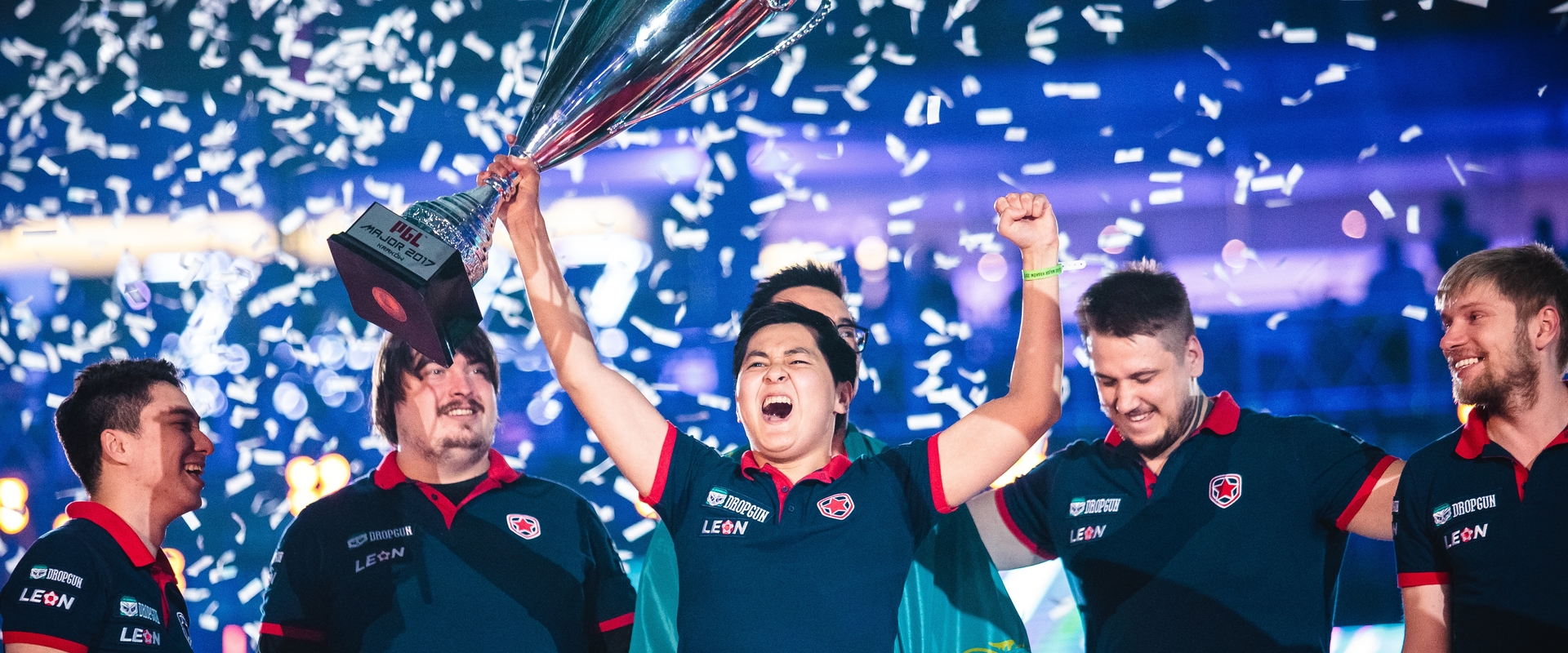 VIDEÓ: Hősként ünnepelték a hazatérő kazah CS:GO Major győzteseket