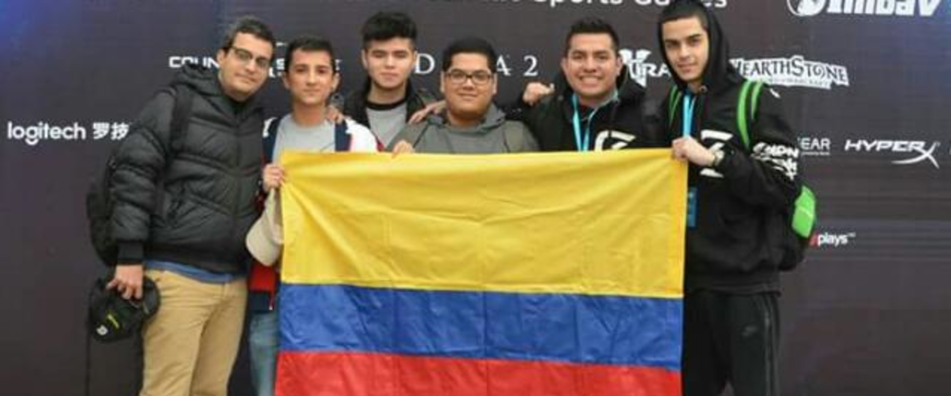 Fallen kifizette egy Kolumbiai csapat utazási költségének felét