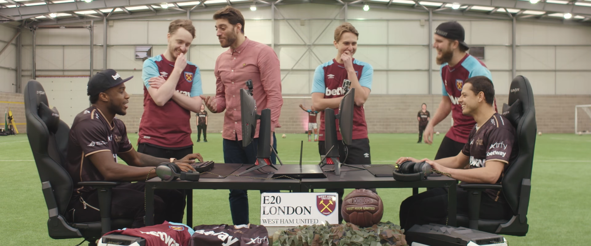 1v1 párbajban mérte össze tudását Chicharito és Antonio -Videó