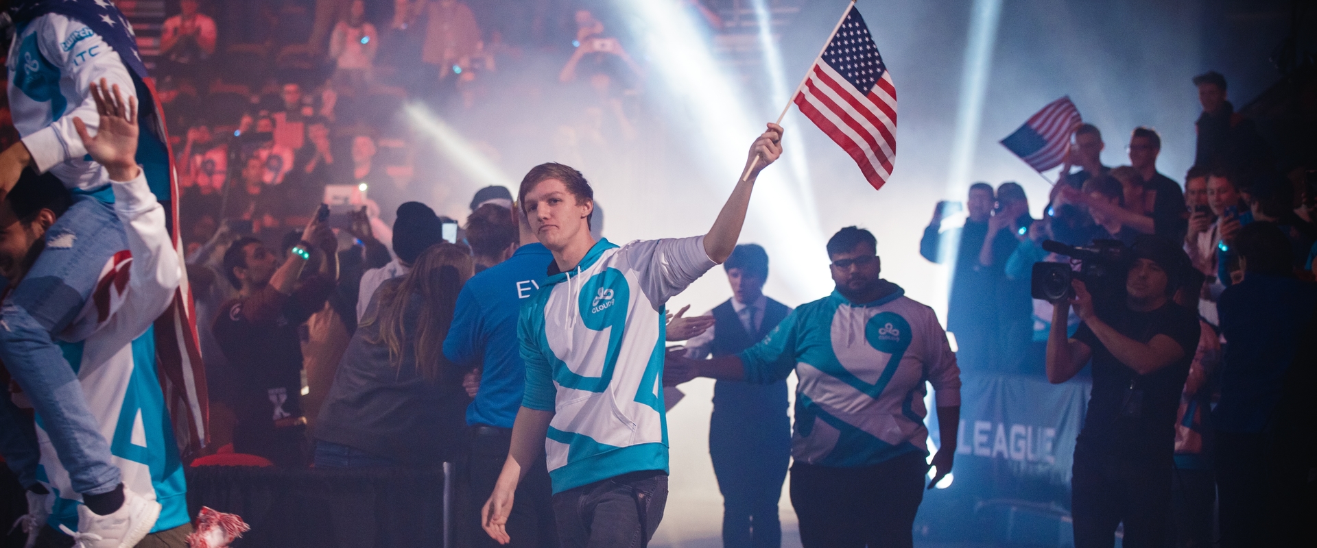 Mégsem hagyja ott a Cloud9-t Skadoodle