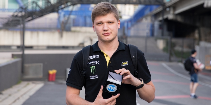CS:GO - Elképesztő lövések és hatalmas 1vx-ek - s1mple legszebb pillanatai Franciaországból