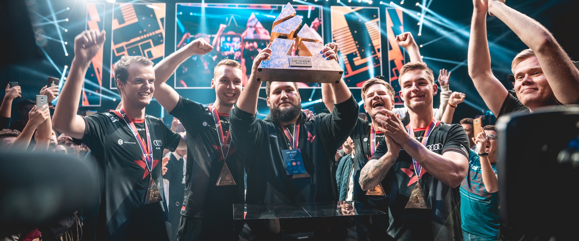 HLTV havi ranglista: rengeteg helycsere, –de az Astralis kirobbanthatatlan