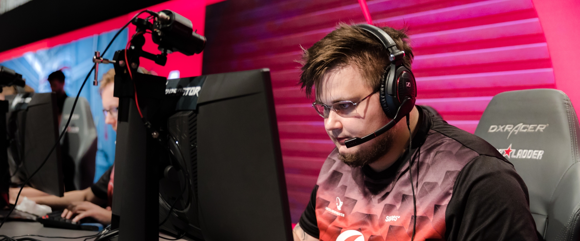 Snax kispadra ültetésén és STYKO becserélésén gondolkodik a mousesports