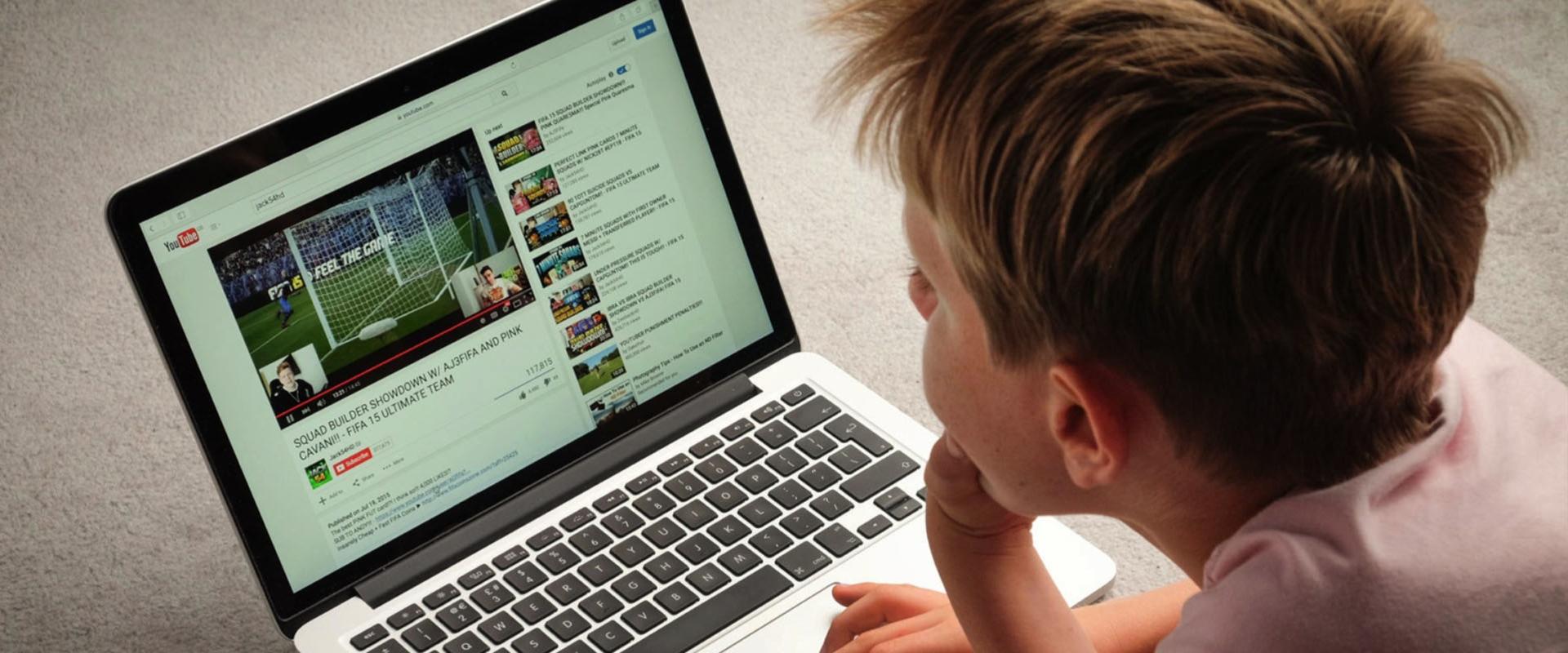 Lassan tölt be a YouTube? A reklámblokkoló lesz a ludas