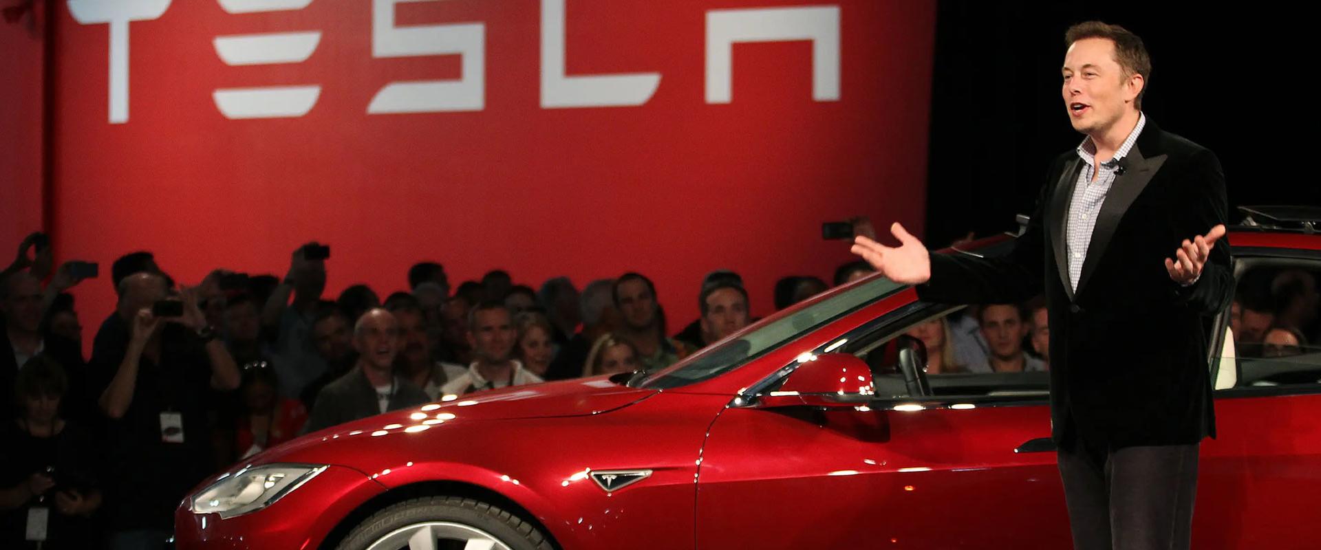 Elon Musk: sohasem lesz még egy olyan autó, mint az évek óta ígérgetett Tesla Roadster
