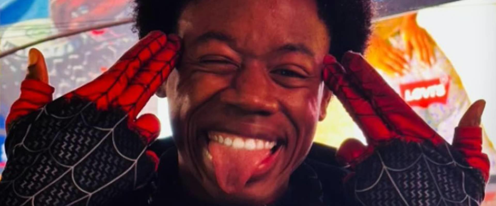 Szögre akasztja jelmezét a megosztó Miles Morales imitátor