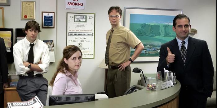 Film és Sorozat - Megvan, melyik hónapban jön az újságírós The Office – íme az első hivatalos fotó!