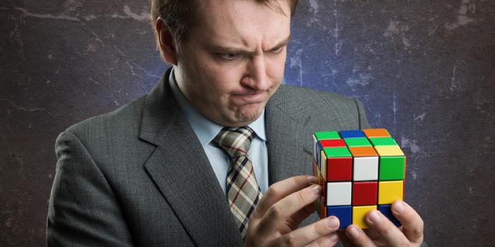 Gaming - Videón a robot, ami úgy rakja ki a Rubik-kockát, hogy szinte észre sem veszed