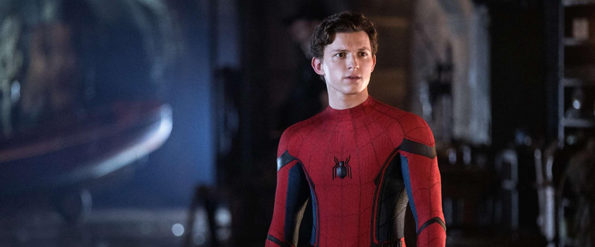 Nézd meg, hogyan hátraszaltózik Tom Holland a Pókember meghallgatásán