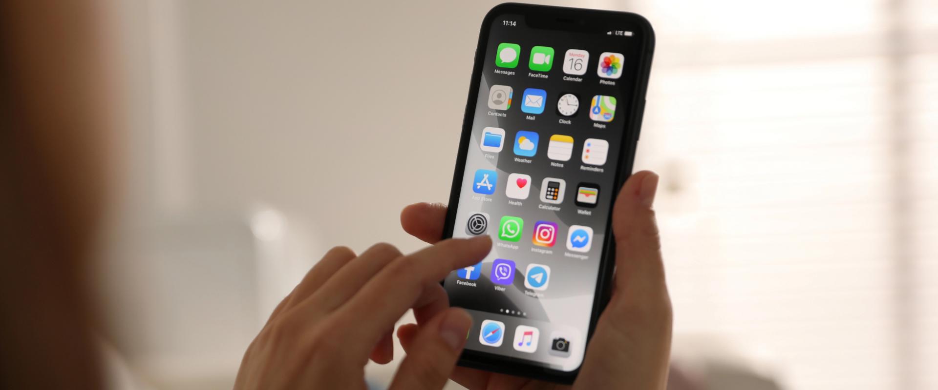 Modern aksitechnológiával jöhet a pehelysúlyú iPhone