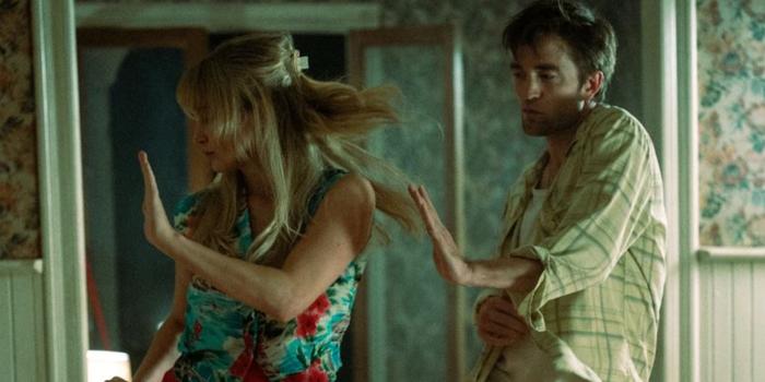 Film és Sorozat - Kiderült, mikor jön a mozikba Robert Pattinson és Jennifer Lawrence nyomasztó románca