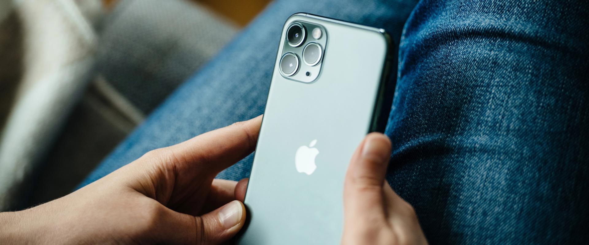A iPhone 17 Prón más helyre kerülhet a megrágott alma