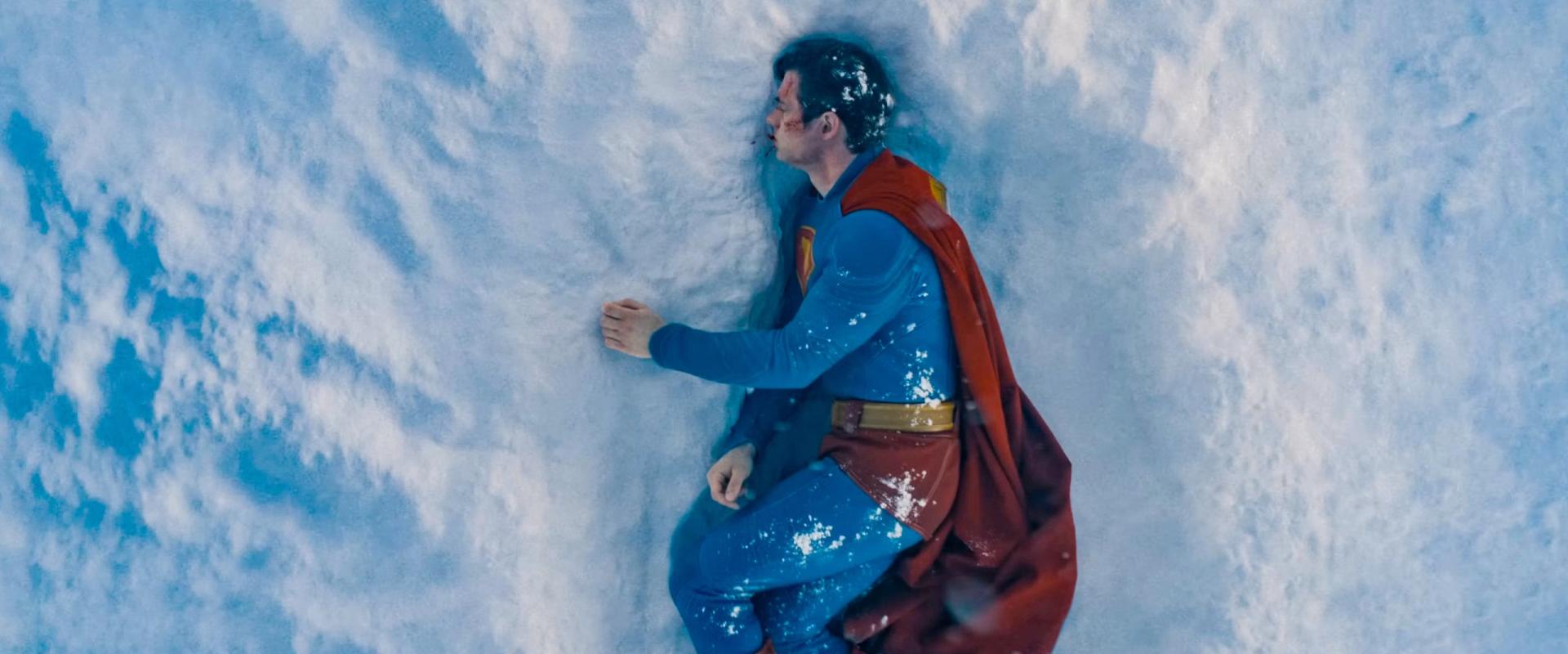 James Gunn elmagyarázta, miért lehet elgyepálni az ő Supermanjét