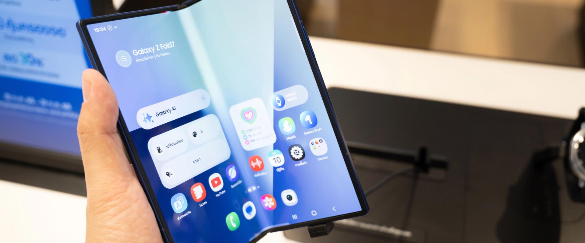 Vékony test, vastag árcédula, félmosoly az arcunkon - Samsung Galaxy Z Fold7