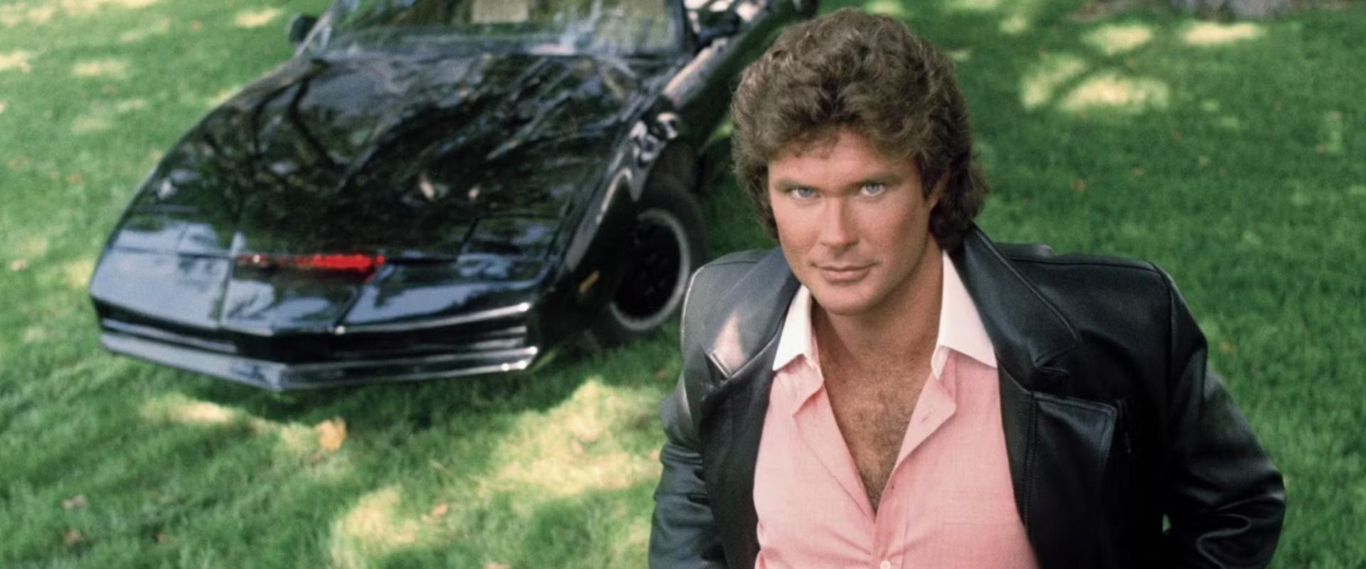Nem láttuk jönni, hogy a Cobra Kai alkotói újratöltik David Hasselhoff beszélő autóját