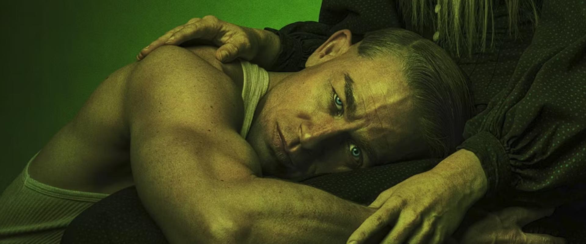 Charlie Hunnam a Szörnyeteg negyedik évadában is benne lehet, de már áldozatként
