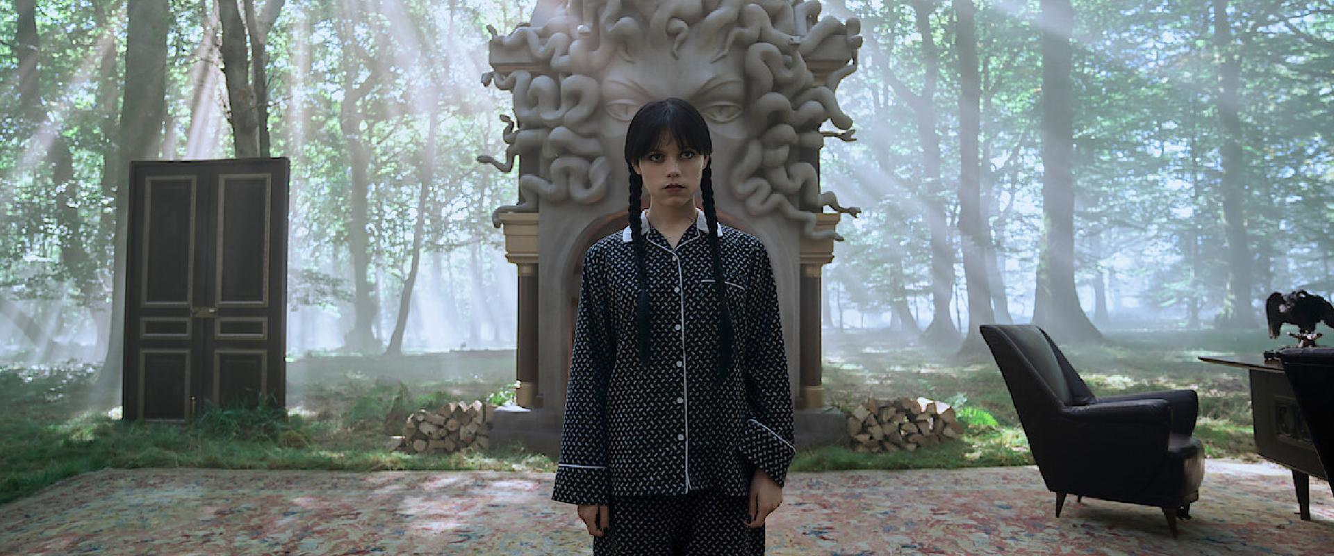 Na és te kiszúrtad Tim Burton cameóját a Wednesday második évadában?