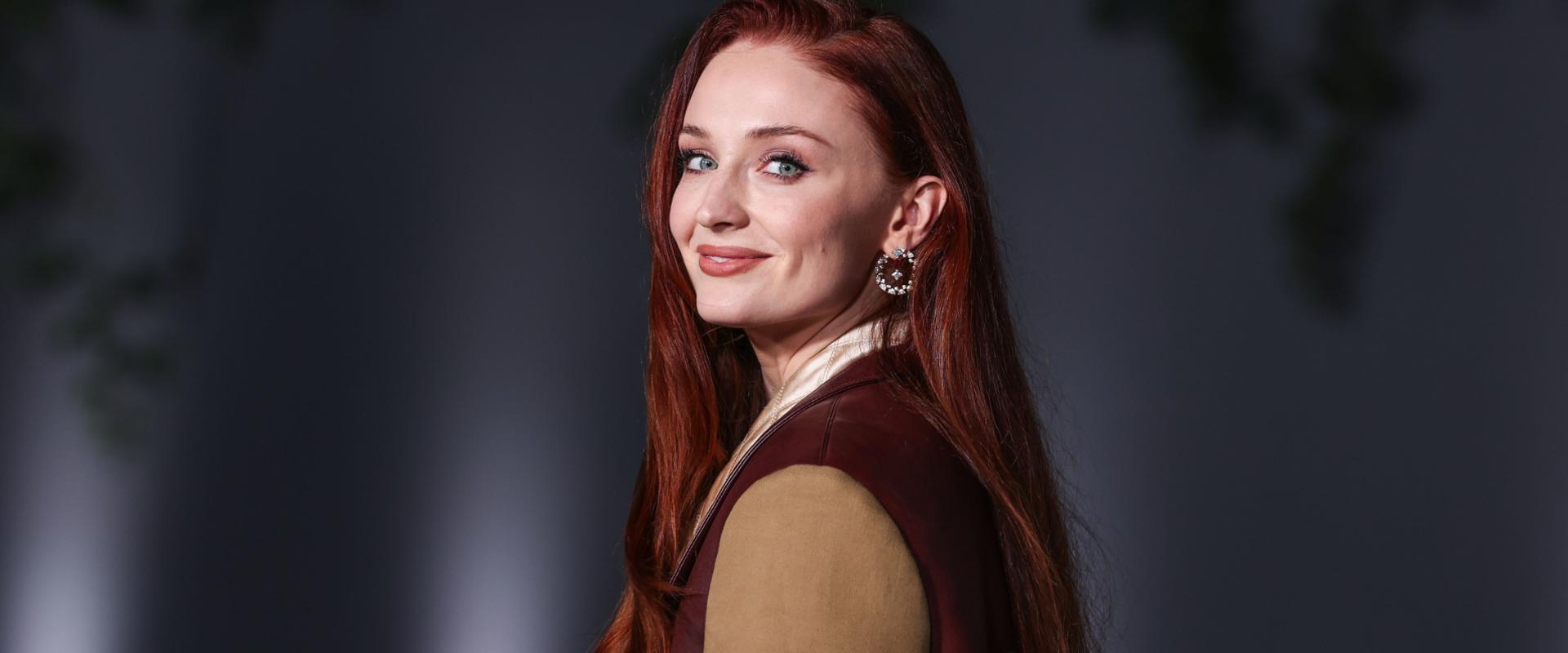 Hivatalos: Sophie Turner lesz az új Lara Croft