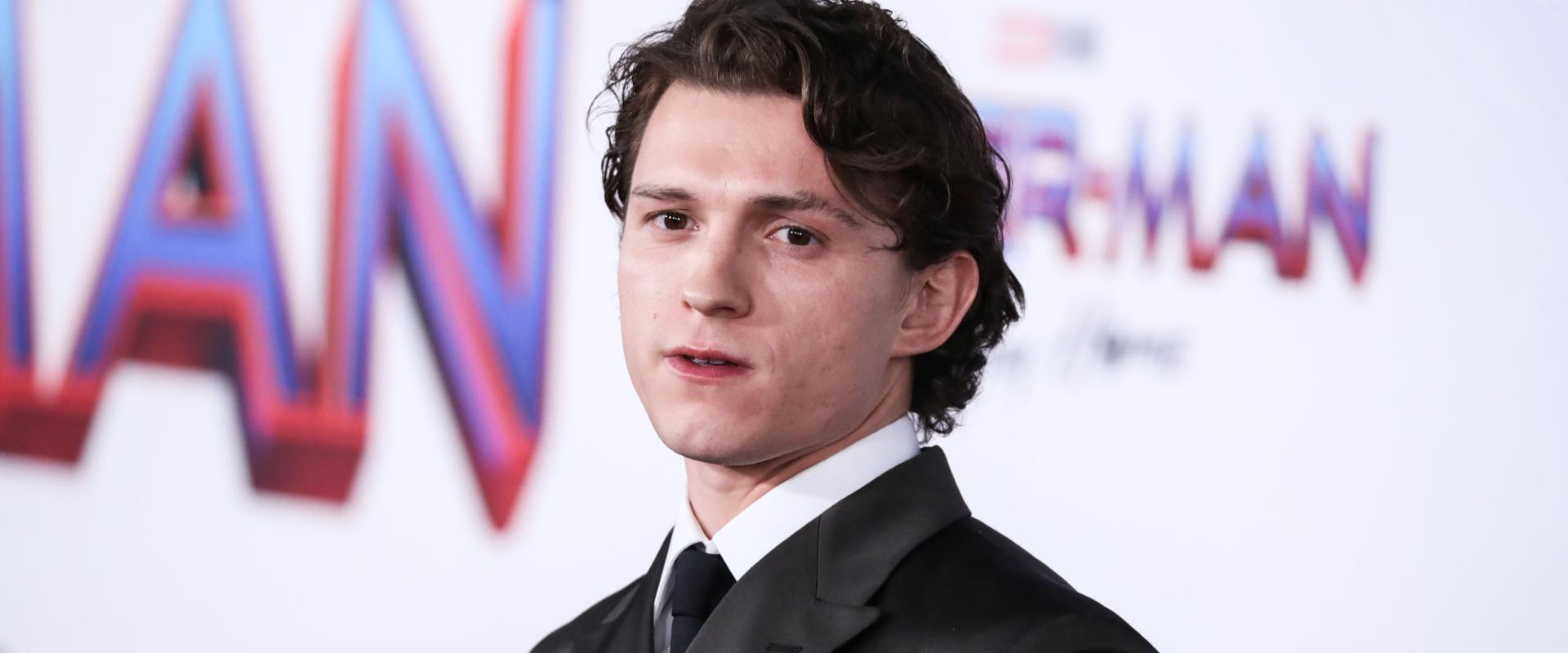 Agyrázkódást kapott Tom Holland, leállították a Pókember 4. forgatását