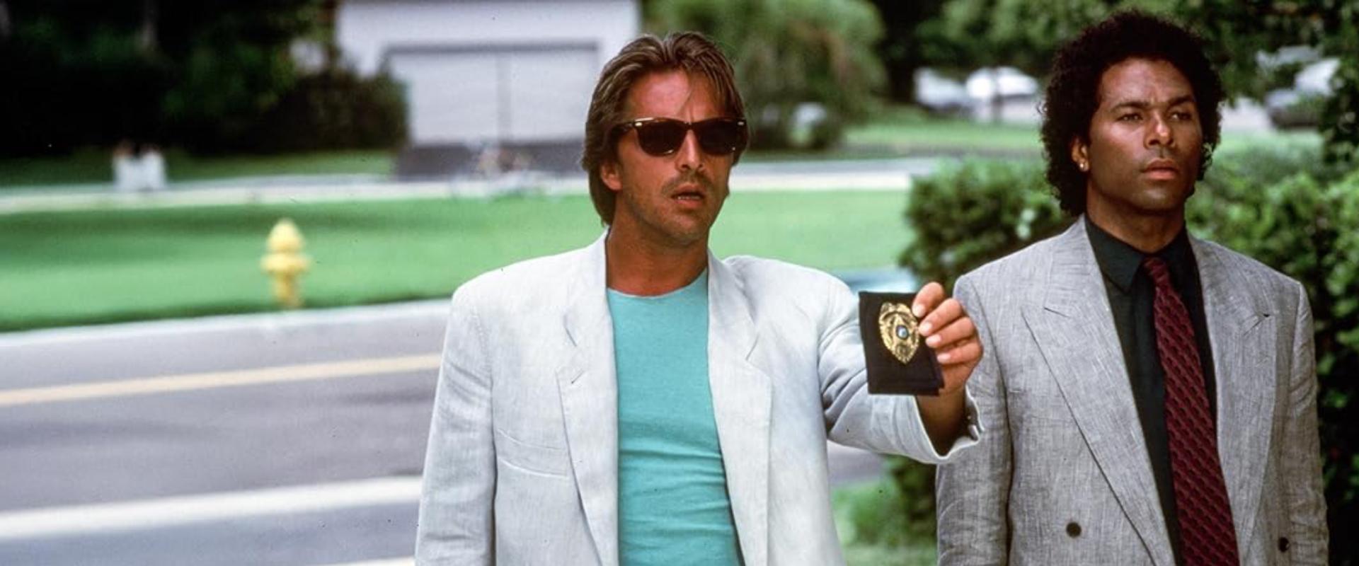 Úgy hírlik, Glen Powell és Michael B. Jordan húzhat pasztell zakót az új Miami Vice-hoz