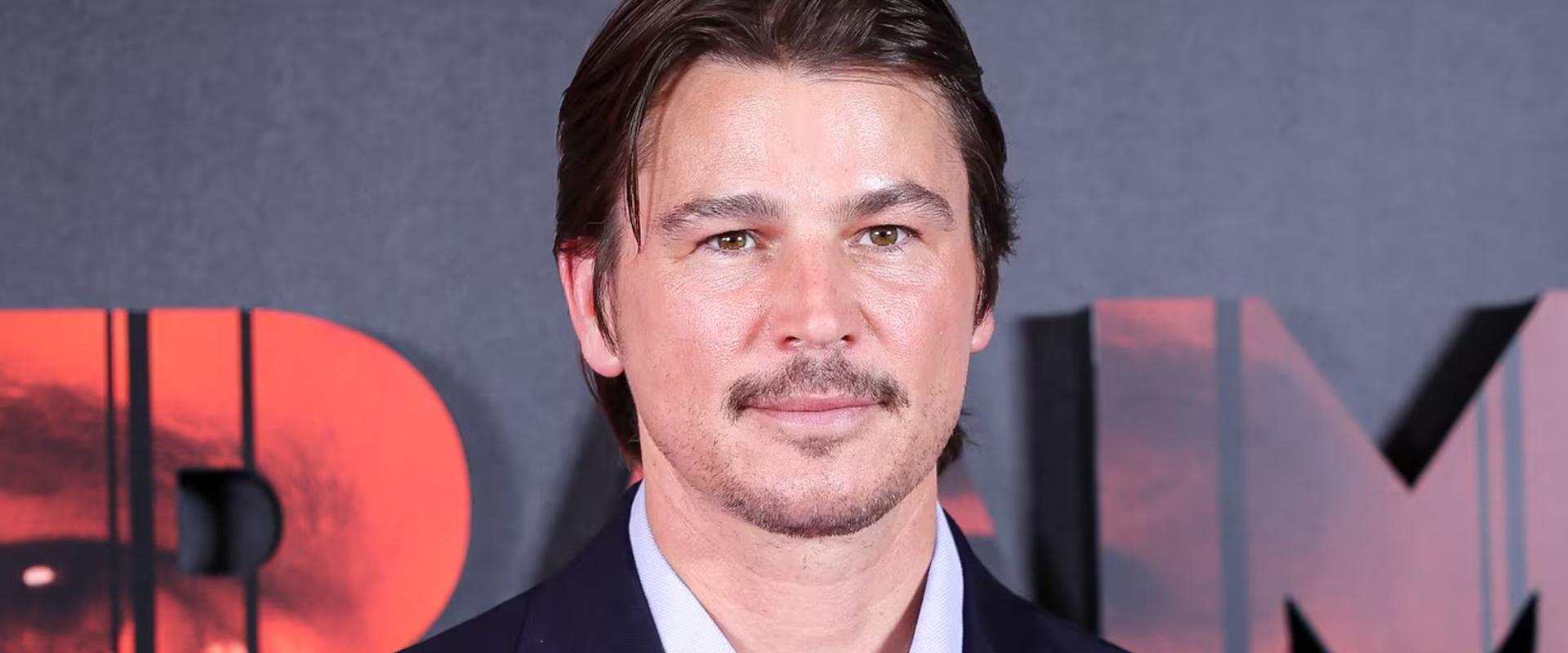 Josh Hartnett autóbalesetet szenvedett egy netflixes miniszéria forgatása idején