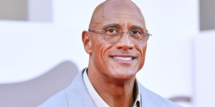 Film és Sorozat - Dwayne Johnson egy 75 éves férfit alakít új filmjében, akinek a legjobb barátja egy csirke