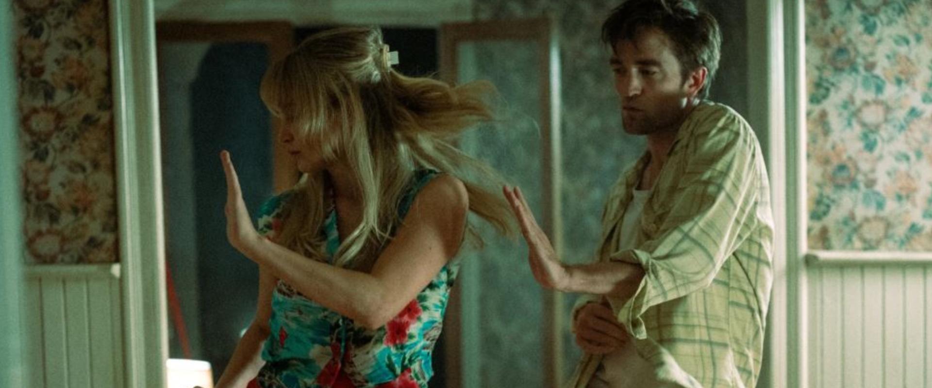 Robert Pattinson és Jennifer Lawrence szerelme kényelmetlenül furcsa