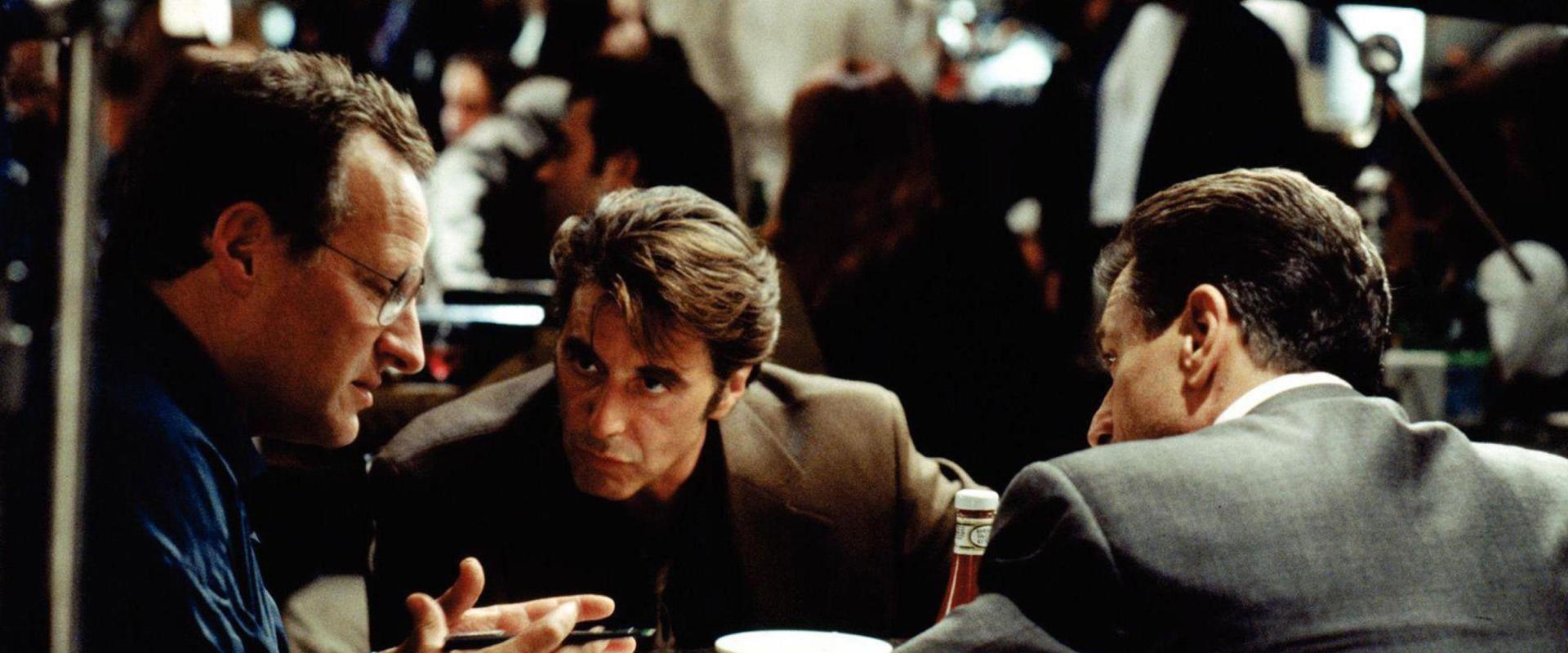 Harminc év után Michael Mann rablója és pandúrja újra szemtől szemben leül egy asztalhoz