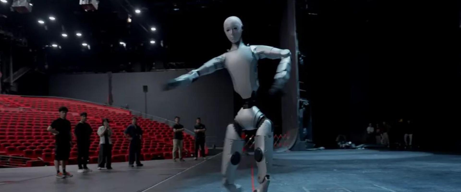 Egyszerre harcművész és balett-táncos ez az új kínai robot  – Videó Egyszerre harcművész és balett-táncos ez az új kínai robot  – Videó