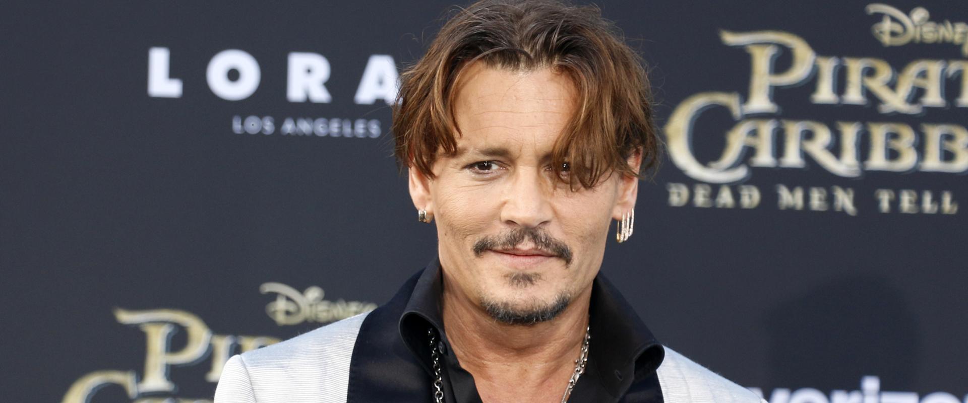 Kapzsi uzsorás lesz Johnny Depp a horrorfilmes Ti West új, karácsonyi filmjében