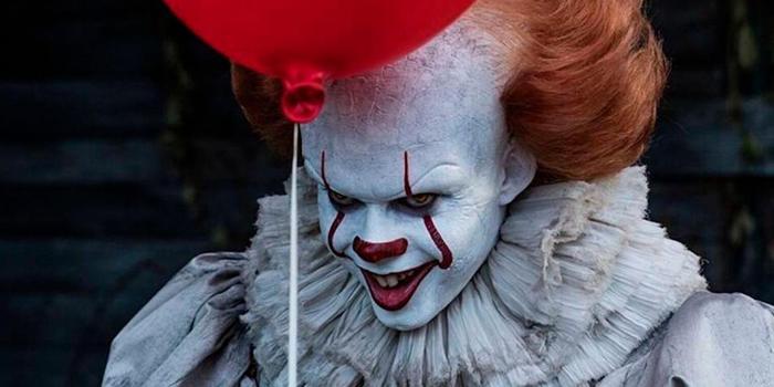 Film és Sorozat - Pennywise is elégedetten vigyorog, őrületes nézettséggel rajtolt el az It: Welcome to Derry sorozat