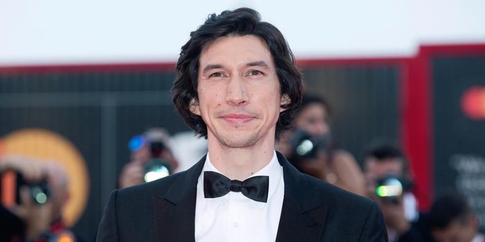 Film és Sorozat - Adam Driver Budapesten van, és ment egy kört a Flippermúzeumban is