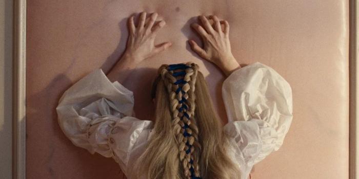 Film és Sorozat - Nem mi vörösödünk el, te vörösödsz el az „Üvöltő szelek