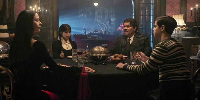 Film és Sorozat - Wednesday Addamsnek csak az egyik szeme nevethet