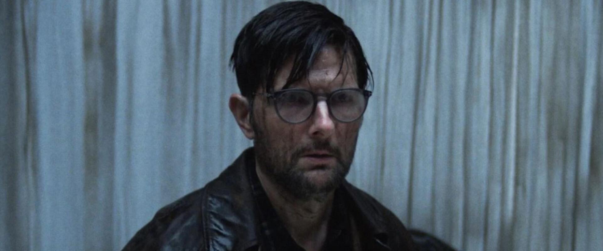 Adam Scott egy ősi boszorkánnyal néz szembe a Hokum első kedvcsináló előzetesében