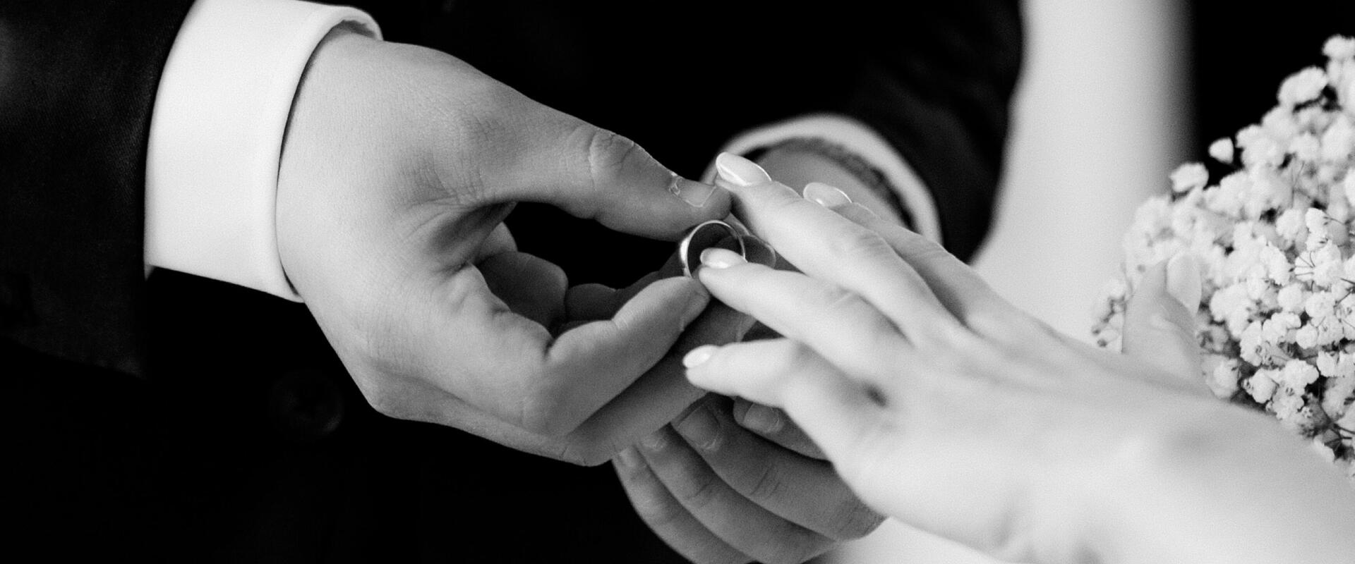 A tökéletes esküvői meghívó és a jegyesfotózás titkai