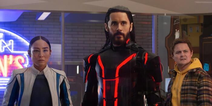 Film és Sorozat - Januárban már a Disney+-on riogat Jared Leto mesterprogramja