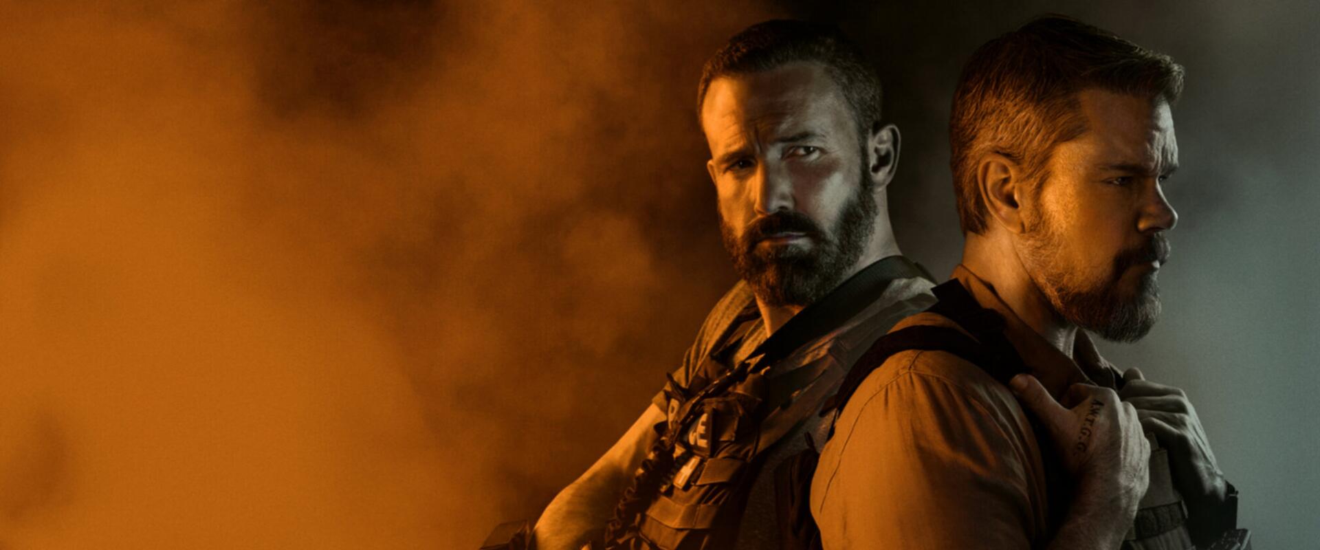 Azért lett olyan-amilyen Matt Damon és Ben Affleck új filmje, mert filmnézés közben telefonozol