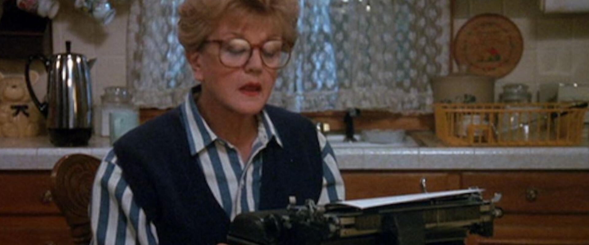 Jamie Lee Curtis lesz az új Jessica Fletcher, rendezőt kapott a Gyilkos sorok-film