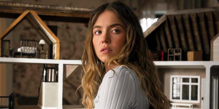 Film és Sorozat - Sydney Sweeney melltartókkal csinosította fel a Hollywood-feliratot, meg is büntethetik érte