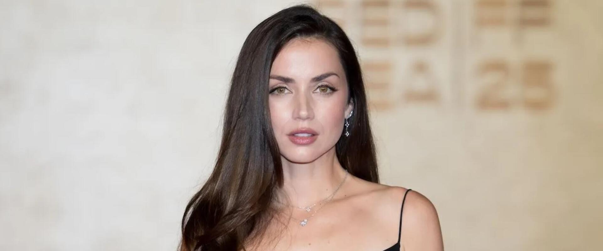 Megszállott rajongó csinálja a cirkuszt Ana de Armas új fitneszes pszichothrillerében