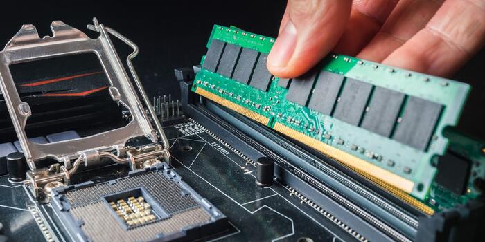 Gaming - Elképesztő, de egyesek a kiállított PC-kből is kiszedik a memóriát!