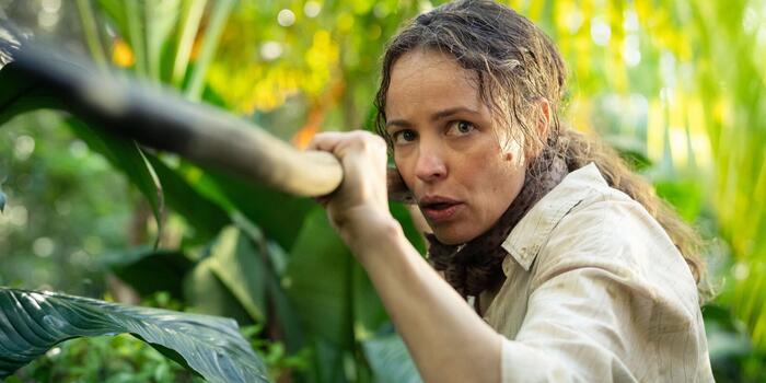 Film és Sorozat - A lány, aki túlélte egy repülőgép-szerencsétlenséget és a genyó főnökét is