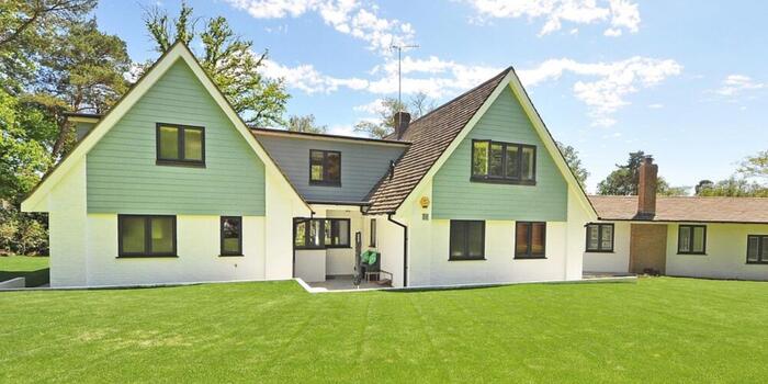 Üzlet - Az otthon védelme: hogyan válasszuk ki a megfelelő bejárati ajtót?