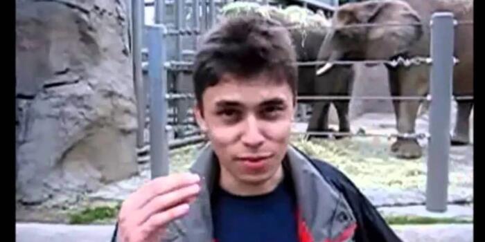 Gaming - Nem mai csirke: múzeumi darab lett a YouTube legelső videója