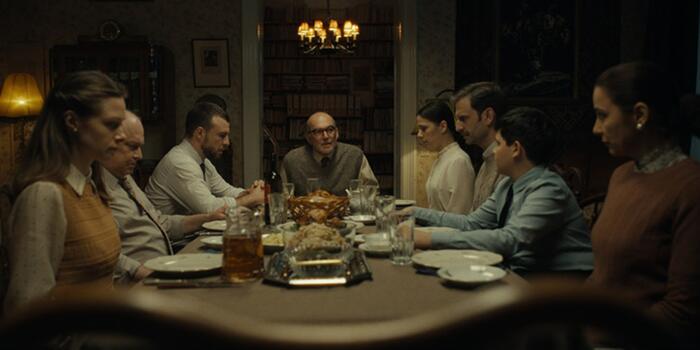 Film és Sorozat - Nyomasztóbb, mint a horror: családi vacsora itthon