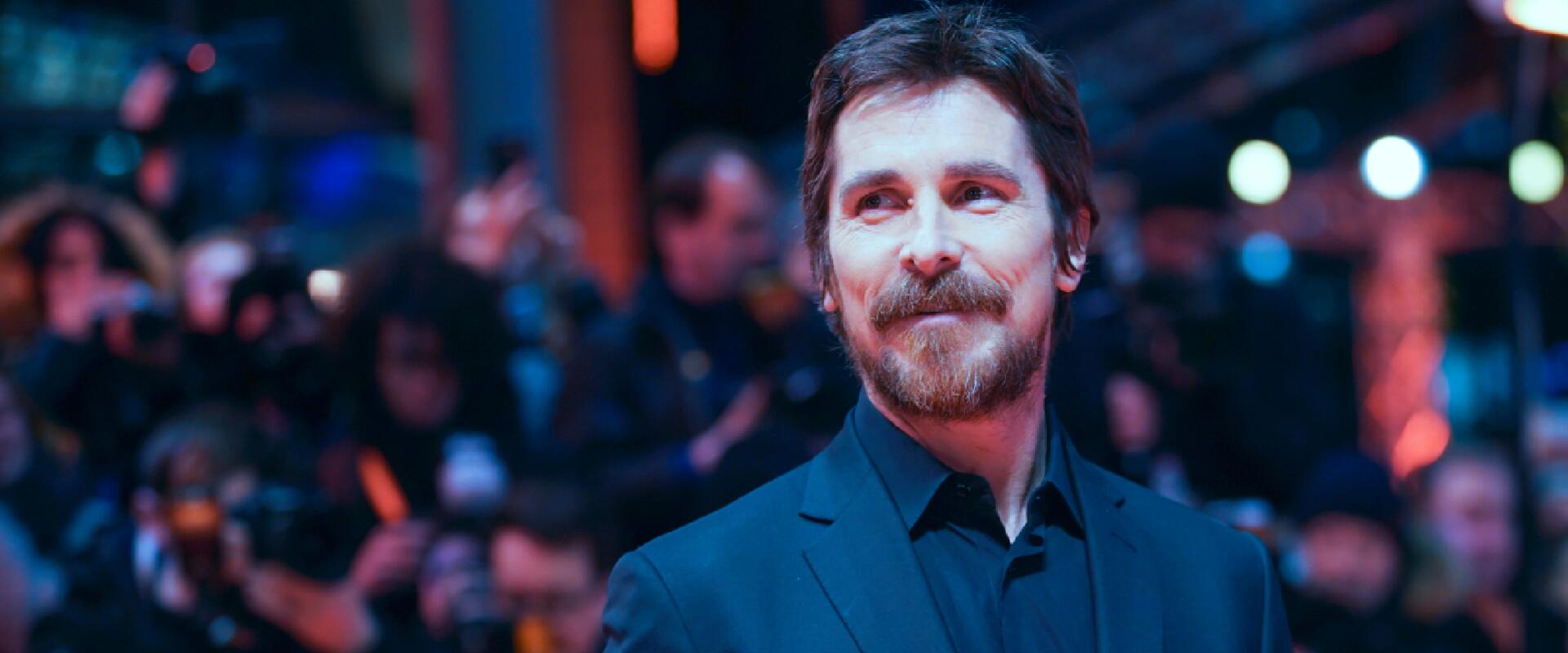 Hivatalos: Christian Bale neve is ott van a Szemtől szemben stáblistáján